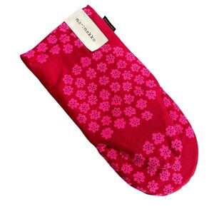 Marimekko Pink and Red Puketti Oven Mitt